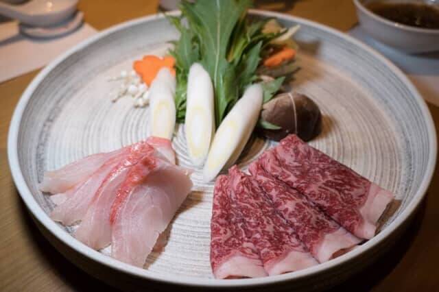 “花火の中” に用意された斬新なダイニング。【リゾナーレ熱海】の会席料理で旬の魚介を堪能する