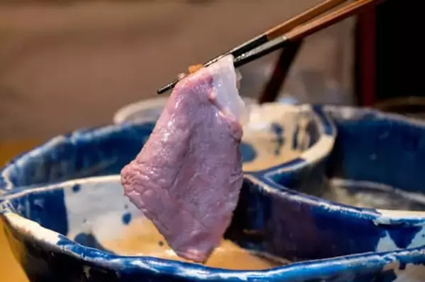 「“花火の中” に用意された斬新なダイニング。【リゾナーレ熱海】の会席料理で旬の魚介を堪能する」の画像