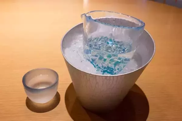 「“花火の中” に用意された斬新なダイニング。【リゾナーレ熱海】の会席料理で旬の魚介を堪能する」の画像