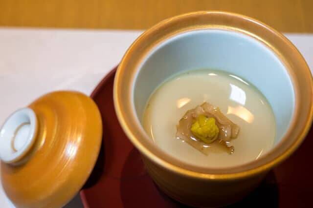 “花火の中” に用意された斬新なダイニング。【リゾナーレ熱海】の会席料理で旬の魚介を堪能する