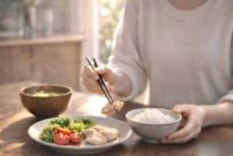 “食事制限”と“食べ方改善”、やせやすいのはどっち？大人世代の“食習慣の分かれ目”