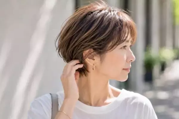 白髪ぼかしショート or ワンカラーショート、2026初夏にアカ抜ける大人ヘアの正解