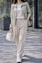 【40代・50代】若見えする人は“スニーカーばかり”に頼らない。春コーデの抜け感の作り方