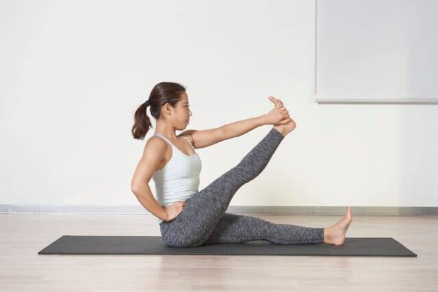 体幹も内臓も目覚める！１日１セット【お腹のたるみ解消＆くびれ作りに効く】簡単ポーズ