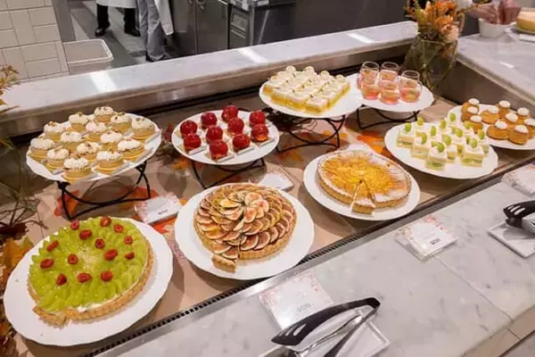 「秋の味覚を堪能。【京王プラザホテル】好きなものを好きなだけ満喫できるスイーツブッフェ」の画像