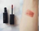 「ギラつかずに印象アップ。大人の肌を自然に輝かせる【最新ツヤコスメ】３選」の画像3