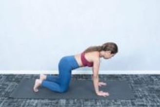 年末の重だるい腰まわりがすっきり。全身を使って【体の巡りを整える】大人のための簡単ポーズ