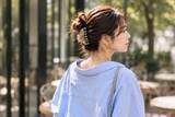 「５分で今っぽく見違える。2026夏、大人世代が垢抜ける「簡単ヘアアレンジ」３選」の画像3