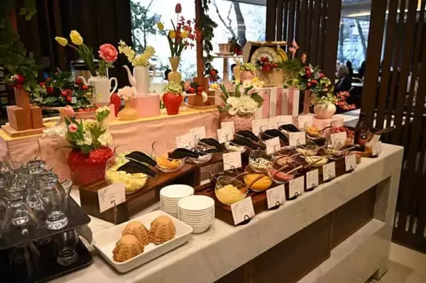 「旬のいちごを思う存分食べられる。【京王プラザホテル】のスイーツブッフェで冬の味覚を満喫する」の画像