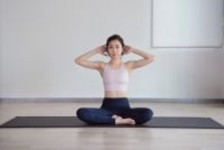 座ったままできて腰まわりが引き締まっていく。１日５回【腹筋＆くびれを育てる】簡単習慣