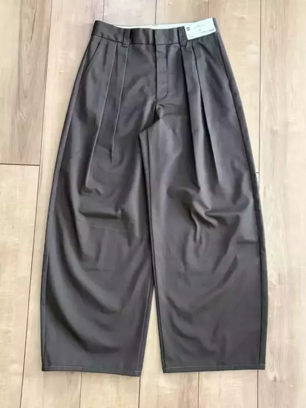 「太って見えそう…」を回避！40代・50代骨格ストレートのGU・バレルパンツ正解コーデ