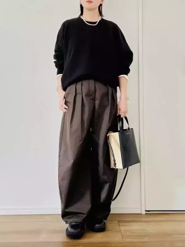 「「太って見えそう…」を回避！40代・50代骨格ストレートのGU・バレルパンツ正解コーデ」の画像