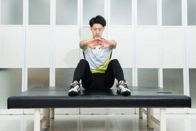 ラクラク開脚できる体へ。１日３セット【股関節の可動域を広げる】簡単ストレッチ