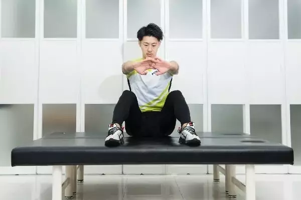 「ラクラク開脚できる体へ。１日３セット【股関節の可動域を広げる】簡単ストレッチ」の画像