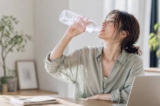 【４ヶ月で−３kg】“喉が渇いてから飲む”をやめただけ。水の飲み方を変えて体が軽くなった理由