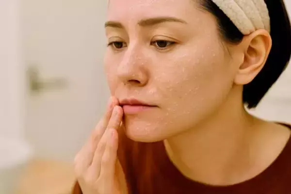 頑張るほど“老け見え”!? 若返りを狙ったはずのスキンケアで「おばさん感」が増すワケ