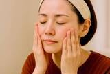 「頑張るほど“老け見え”!? 若返りを狙ったはずのスキンケアで「おばさん感」が増すワケ」の画像2