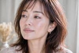 【40代・50代】アイシャドウが古く見える原因は“ラメの広げすぎ”。今っぽく仕上がる正解テク