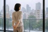 「梅雨になると太りやすい？運動量が減る時期のダイエット習慣」の画像1