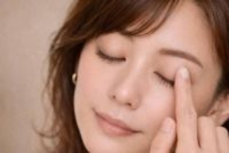 冬だけ崩れる“目元の悩み”に。乾燥してもにじまない「大人のアイメイク設計」