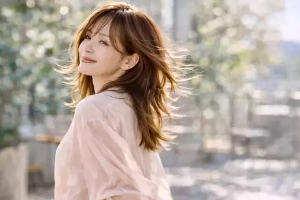 【2026春】マイナス５歳見えが叶う。今っぽく若々しく見える「大人ロングヘア」３選