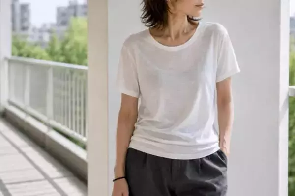 そのTシャツがだらしなく見える原因？40代・50代が避けたい“カットソー素材”の特徴