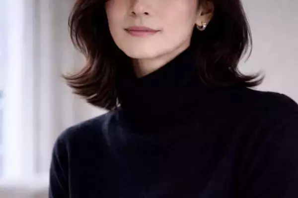 全身“黒”で安心しきってない？40代・50代の顔色が沈む「黒頼みコーデ」問題