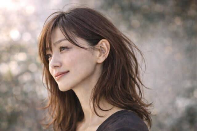 【2026春】マイナス５歳見えが叶う。今っぽく若々しく見える「大人ヘアカラー」３選