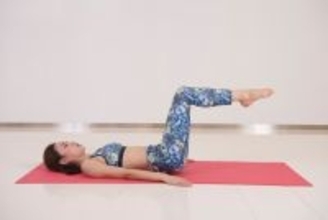 腸腰筋と内転筋を一気に強化。１日５セット【下腹＆太ももの贅肉解消につながる】簡単習慣