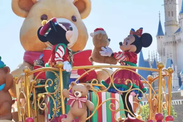 「夢と感動が詰まった冬の魔法！東京ディズニーリゾート【ディズニー・クリスマス2025】完全ガイド」の画像