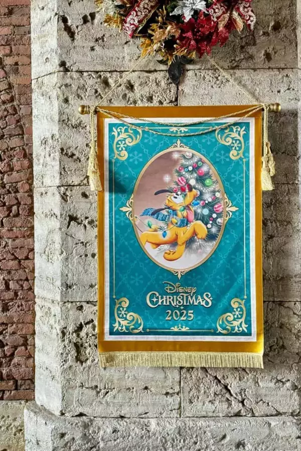 「夢と感動が詰まった冬の魔法！東京ディズニーリゾート【ディズニー・クリスマス2025】完全ガイド」の画像