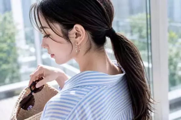 シンプルなのにグッと垢抜ける。2026夏、大人世代の「正解ヘアアレンジ」３選