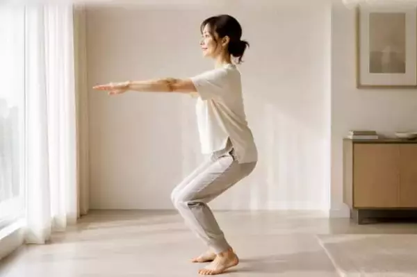「夕方になると脚が重い…。40代から始めたい“むくみ対策”＆下半身引き締め習慣」の画像
