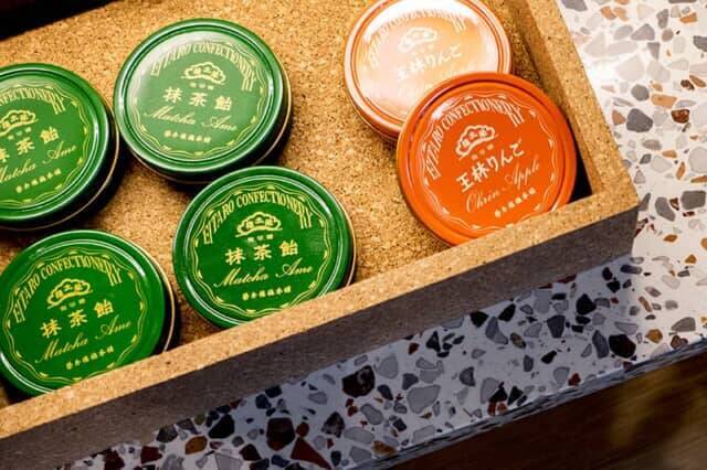 ディナーにほお張るハンバーガー。【キャプション by Hyatt 兜町 東京】は夜も刺激的