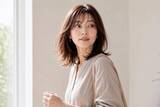 「【40代・50代】今っぽい大人は“重たい髪型”にしない。2026春夏ヘアは「軽さ設計」が鍵」の画像2