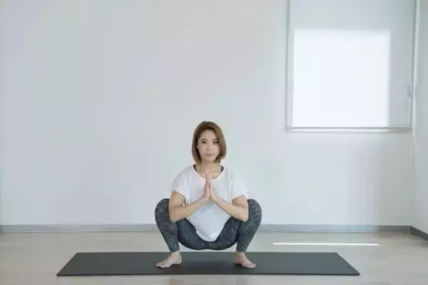 「いつの間にかお腹が引き締まっていく。１日１分【骨盤の歪みを整える】簡単習慣」の画像