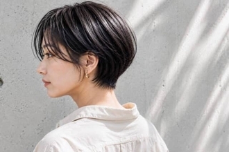 暗髪ショート or 透け感ショート、2026初夏に今っぽく見えるのはどっち？