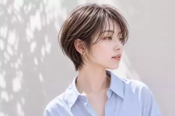 「暗髪ショート or 透け感ショート、2026初夏に今っぽく見えるのはどっち？」の画像