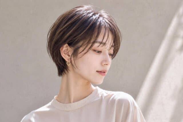 暗髪ショート or 透け感ショート、2026初夏に今っぽく見えるのはどっち？