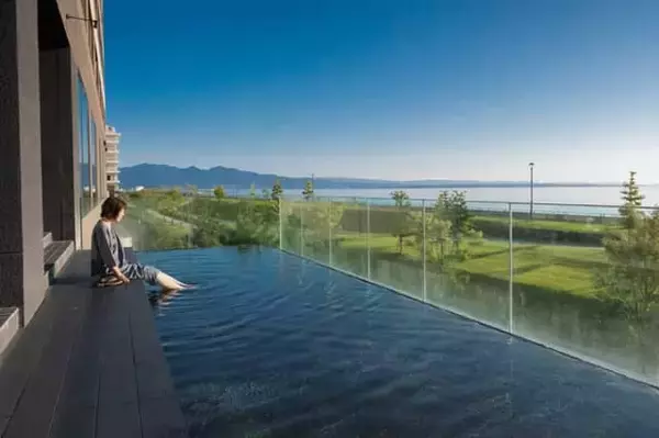 「日本有数の温泉と絶景の海。全室オーシャンビューの【界 別府】でご当地ステイをとことん楽しむ」の画像