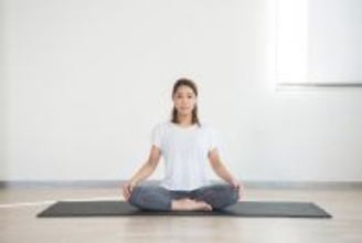 下腹ぽっこりを解消へ。１日30秒“腹筋を伸ばすだけ”お腹の引き締めを後押しする簡単ポーズ