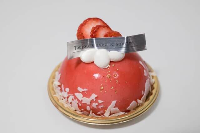 今が旬。ジューシーないちごのケーキは至福の味。【京王プラザホテル】のまた食べたくなる感動の逸品