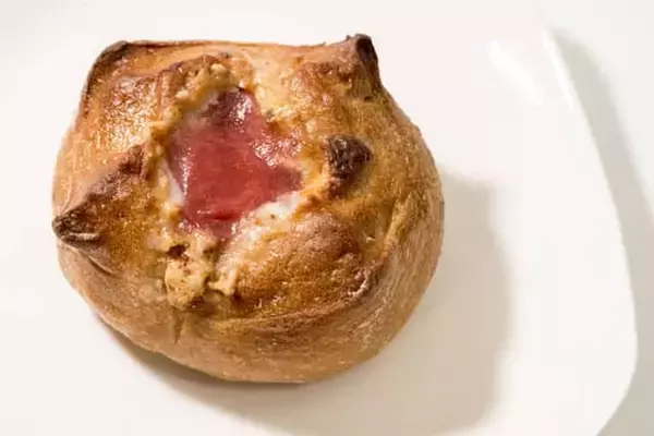 「今が旬。ジューシーないちごのケーキは至福の味。【京王プラザホテル】のまた食べたくなる感動の逸品」の画像