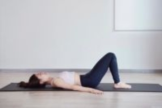 ダイエットしても下半身だけ変わらない人へ。“姿勢から整える”だけでヒップラインが変わる簡単習慣