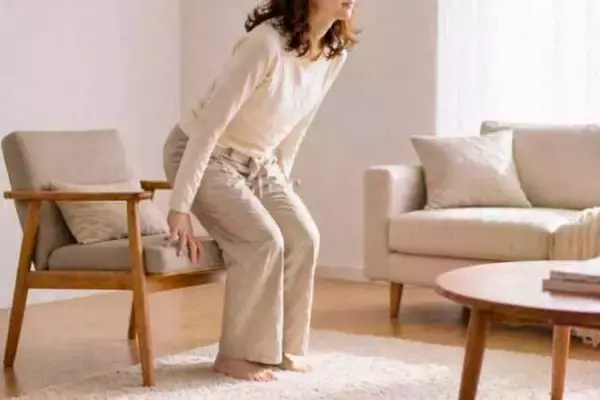 座っている時間が長いほど太りやすくなる？40代以降に見直したい“日常の過ごし方”