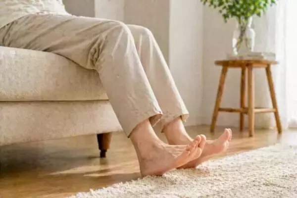 「座っている時間が長いほど太りやすくなる？40代以降に見直したい“日常の過ごし方”」の画像