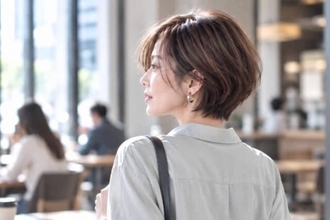 今季は“盛る”より“引く”がちょうどいい。大人ヘアを今っぽく見せる３つの引き算