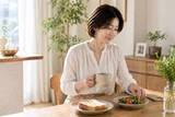 「【３ヶ月で−２kg】“食事時間バラバラ”をやめただけ。体が軽くなった簡単ダイエット習慣」の画像2