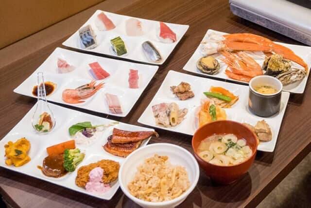 カニ、エビ、マグロ、金目鯛も。【大江戸温泉物語Premium 白浜彩朝楽】で豪華すぎるバイキングを満喫