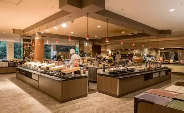 「カニ、エビ、マグロ、金目鯛も。【大江戸温泉物語Premium 白浜彩朝楽】で豪華すぎるバイキングを満喫」の画像